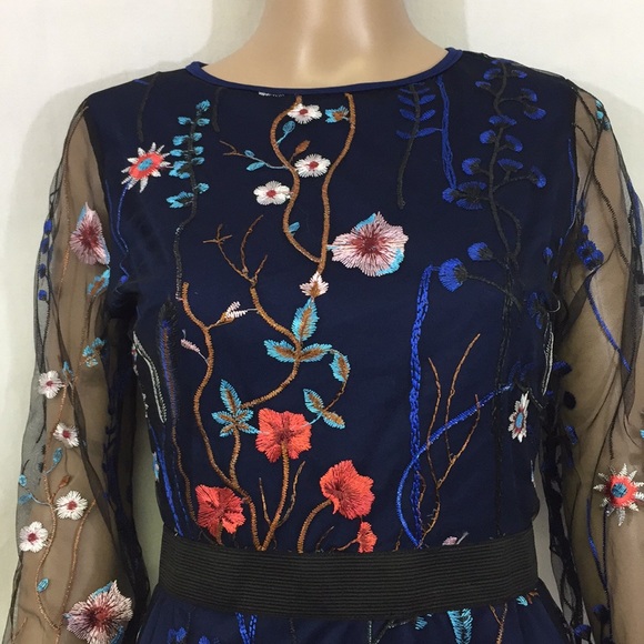 CBR dress small embroidered sheer arm - Picture 5 of 10